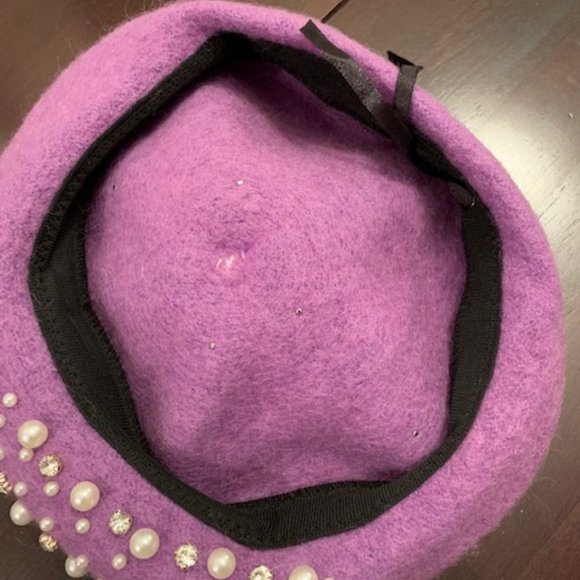 *HP* Purple wool beret with pearls, rhinestones and faux fur pom pom NWOT - Picture 3 of 6